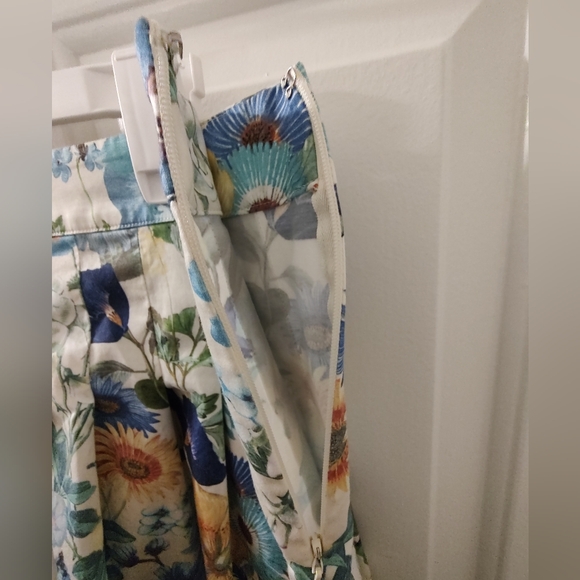 Talbots Floral Pleated Skirt in Blue/Yellow - Size 10 - Picture 3 of 6